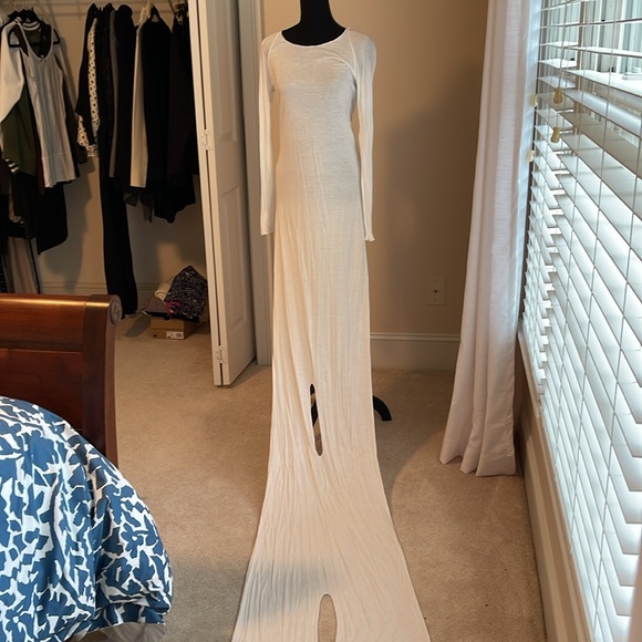 BCBG long sleeve tshirt. - Picture 3 of 3